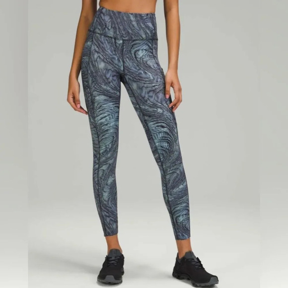 Lululemon sz 2 Fast and Free Tight 25" *Non-Reflective Nulux blue EUC - Picture 1 of 14